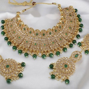 Kundan Jewelry,
Hasli Necklace,
Indian Necklace,
Punjabi Jewelry,
Bollywood Jewelry,
Pakistani Choker,
Sabyasachi Jewelry,
Sabyasachi Choker
Statement Necklace,
Sabyasachi,
Sabhyasachi Jewelry
Punjabi Necklace,
Designer Jewelry
Gold Jewelry Set,