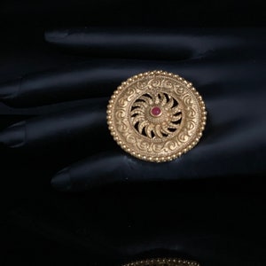 Antique Gold Ring/Adjustable Ring/Kundan Ring/Gold Ring/Indian Ring/Indian Jewelry/Pakistani Jewelry/hand Carved Ring/Real Gold Replica