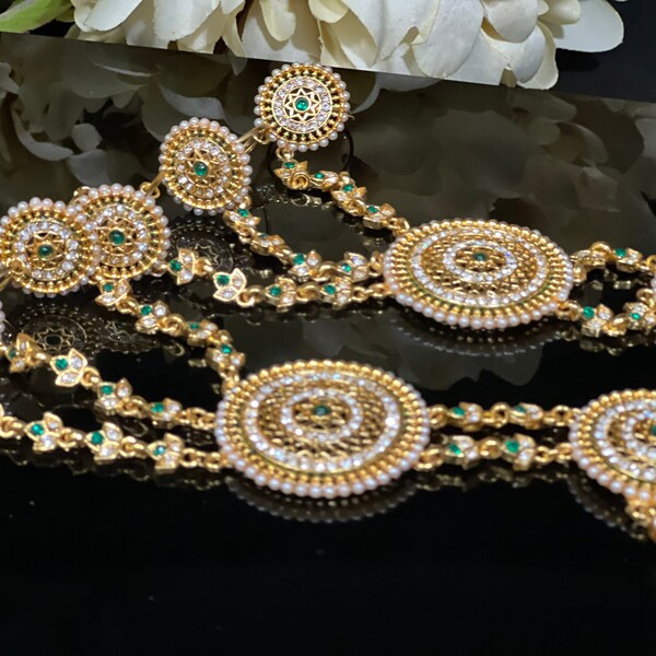 Hathphool/ Pair/ 2/ Jadau Jewelry/ Bridal Jewelry/ Wedding Jewelry/ Kundan/ Pearl/ Chain/ Kundan/ Adjustable/ Hand Harnesses