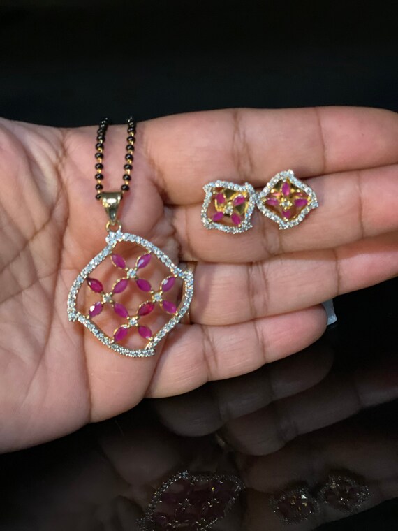 Light weight diamond pendant set deals