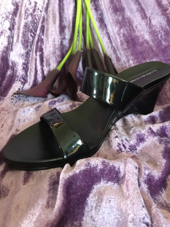 Gloria Vanderbilt wedge plastic heels