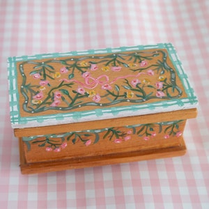 Vintage hand Painted wood box, 4.5x2&quot; - Painted Floral box