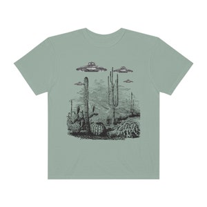 UFO Desert T-shirt, X-files Alien Tee, Paranomal Graphic T-Shirts, UFO T-Shirt, Cryptid Bigfoot Apparel, Spooky T-Shirt Granola, Outdoorsy