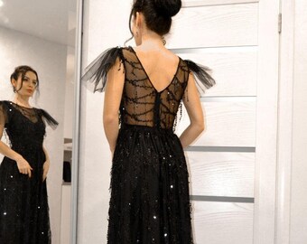 floor length black formal dress