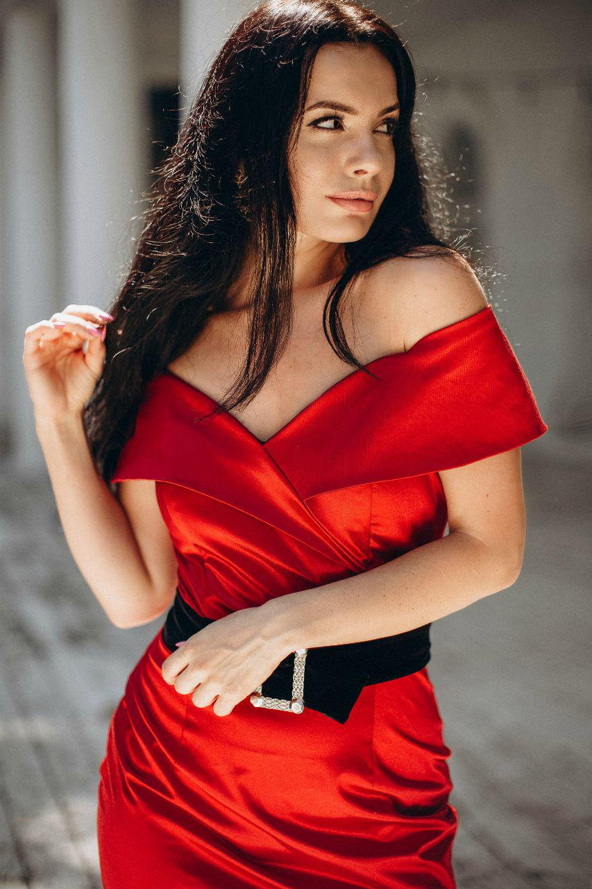 red birthday dress women Red Ruffled High Low Red Tulle prom dress with Puffy Tulle Skirt and V-Neckline for Women