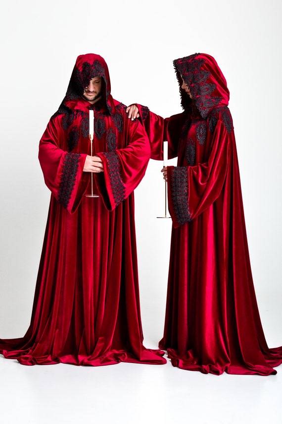 Hooded crush velvet Black and redロングマント PYRAMID COLLECTION BLACK AND RED REVERSIBLE CAPE VELVET