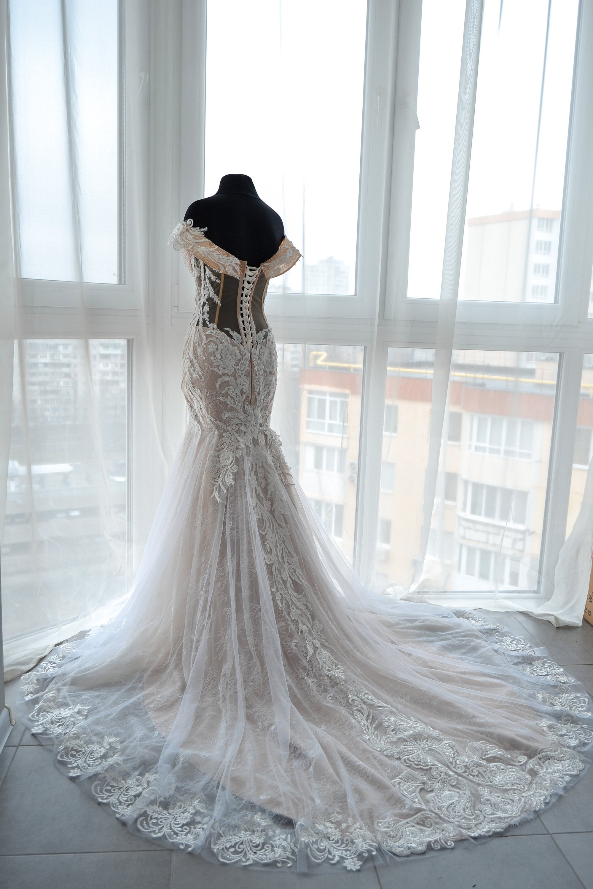Casual mermaid wedding dress hotsell