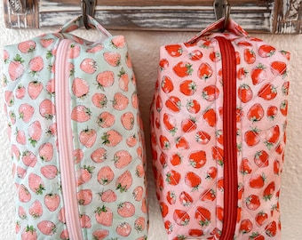 Makeup bag, makeup pouch, cosmetic bag, cosmetic pouch, handmade bag, quilted makeup bag, quilted cosmetic bag