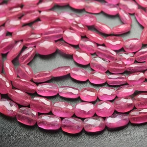 7 tums sträng, naturliga rosa safirfacetterade ovala pärlor. Storlek 8-10 mm