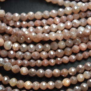Filo da 13 pollici, Mystic Pink Moonstone Faceted Round Balls Perline Dimensioni, 4-5mm circa