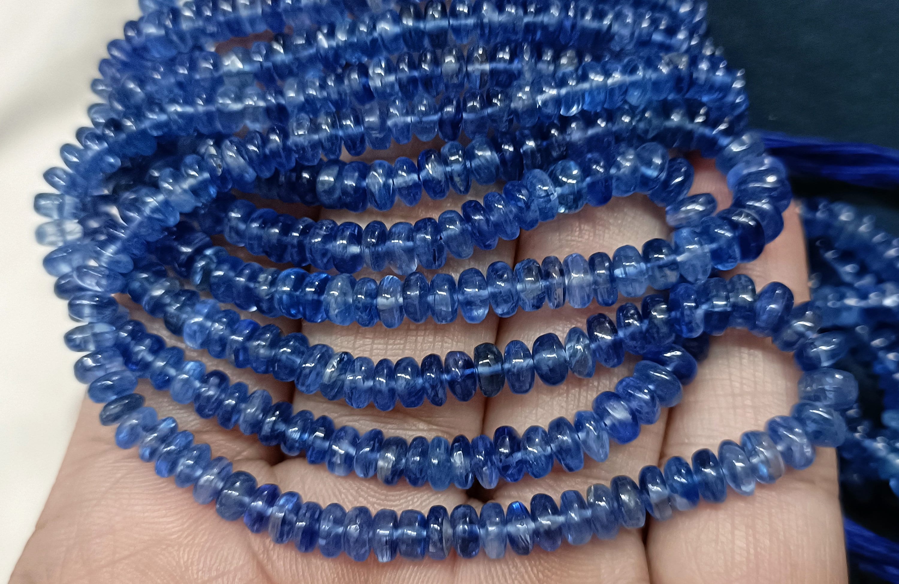 bluee feathers ブルーアイスカイヤナイト大玉 〈No.171〉 bluee feathers 〈No.171〉ブルーアイスカイヤナイト大玉14㍉ - メルカリ