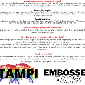 Puede incluir: Un gr&aacute;fico de colores arco&iacute;ris con el texto "STAMPI EMBOSSER FAQ'S" en negro. El texto est&aacute; en negrita, sin serifas. El gr&aacute;fico est&aacute; sobre un fondo blanco.
