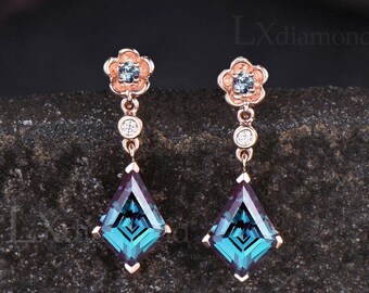 Pendientes colgantes de tres piedras con forma de flor y corte de cometa, de oro rosa macizo de 14k, ideales para aniversario.