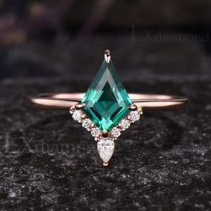Art Deco Kite Cut Emerald Engagement Ring Unique May Birthstone Green Emerald Ring Moissanite Ring 14k Rose Gold Bridal Jewelry For Women