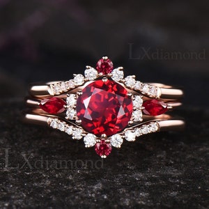 Vintage Round Cut Ruby Engagement Ring Set Antique July Birthstone Cluster Halo Ring Art Deco 14k Rose Gold 3pcs Bridal Ring Set Women Gift