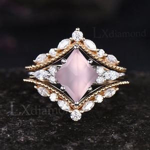 Kite Cut Natural Rose Quartz Engagement Ring Set Milgrain Moissanite Curved V Shaped Wedding Band Rhombus Pink Crystal 3pcs Bridal Ring Set
