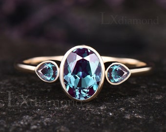 Vintage Oval Cut Alexandrite Engagement Ring Unique June Birthstone Color Change Three Stone Ring Art Deco 14k Yellow Gold Birthday Jewelry