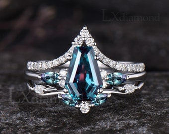 Art Deco Coffin Cut Alexandrite verlovingsring set unieke juni Birthstone kleurverandering stenen ring 14k wit goud 3pcs bruidsring set vrouwen