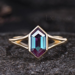 Long Hexagon Cut Alexandrite Solitaire Engagement Ring Unique Color Change June Birthstone Split Shank Ring Art Deco Yellow Gold Custom Ring