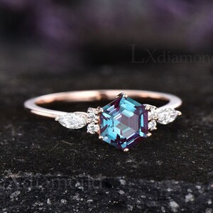 Hexagon Cut Alexandrite Engagement Ring Unique June Birthstone Color Change Stone Wedding Ring 925 Sterling Silver 14k Rose Gold Bridal Ring
