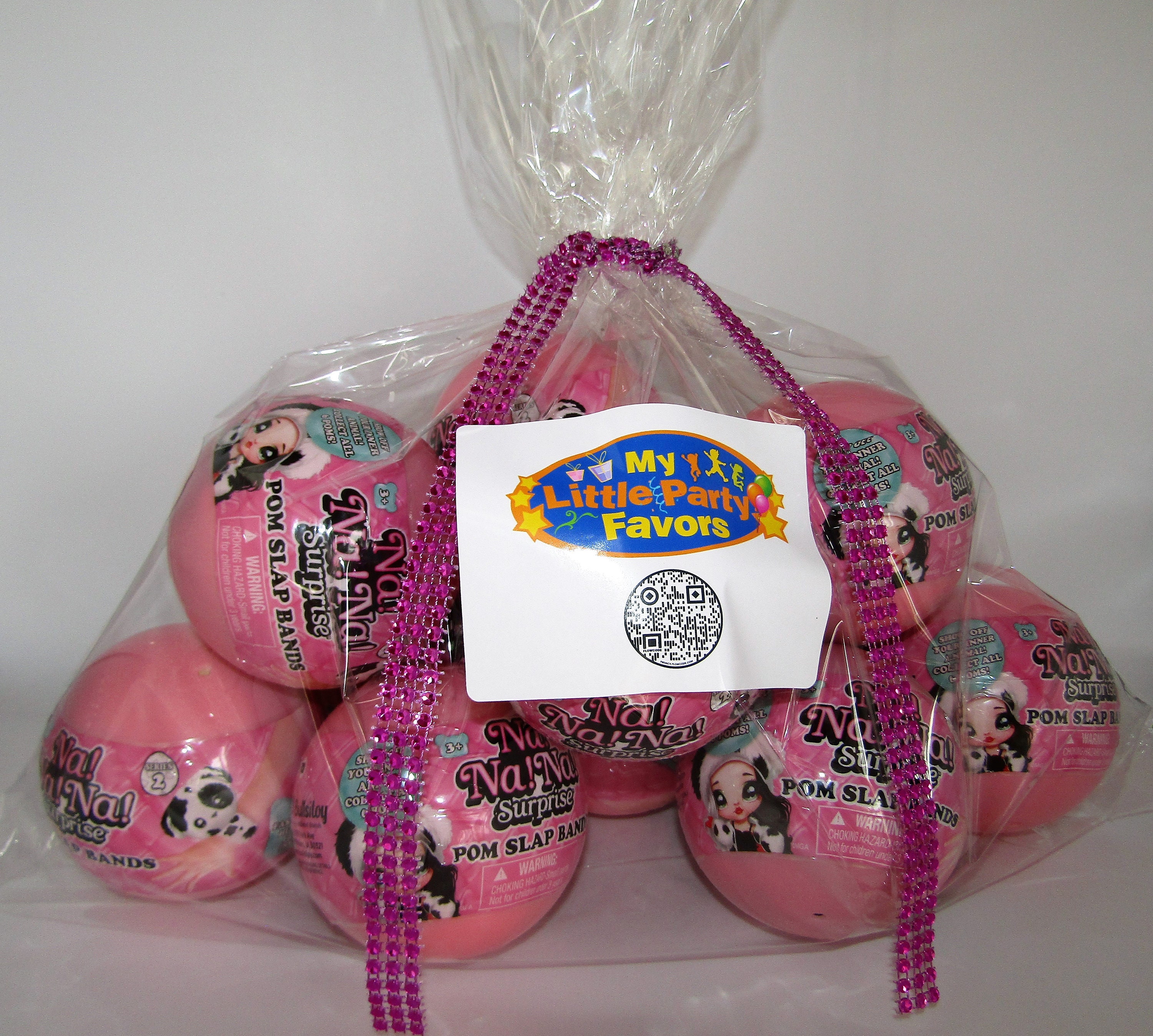 Does anyone know where you can view gift box capsule items? : r/neopets