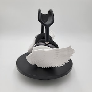 Apple Airpod Max Cover " Valkyrie" - With wall mount