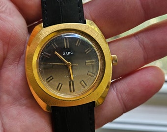Montre-bracelet ZARYA Zarya URSS AU dorée grande