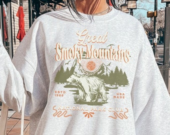 Great Smoky Mountains National Park Sweatshirt Granola Girl Vintage Mountain Crewneck Park Ranger Grizzly Bear Forestcore Wildlife Sweater
