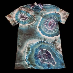 Adult Small Geode Tie Dye Shirt, Tie Dye T-shirt, Hippie Clothes, Tie Dye Clothes, Tie Dye, Hand Dyed, Geodes, Purple, Blue, Gift