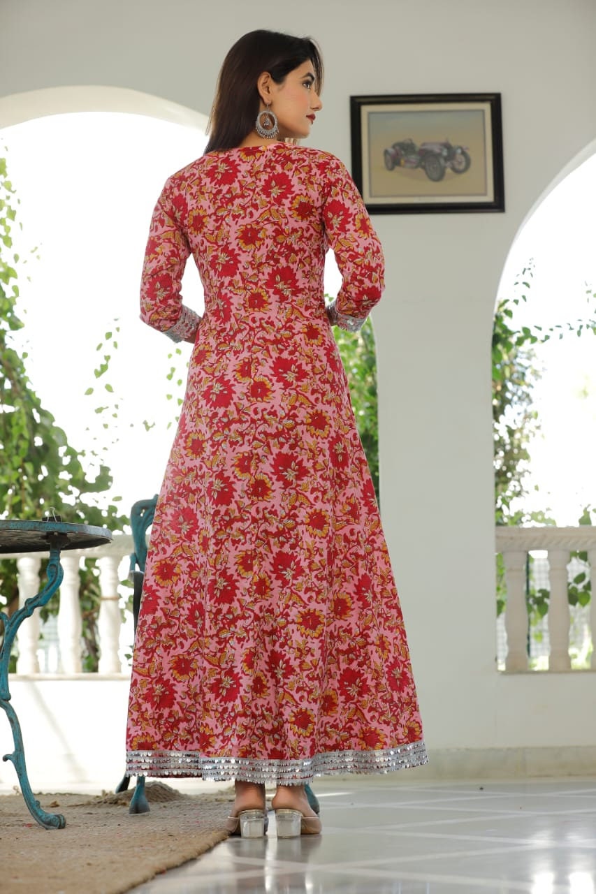 Multi Printed Sleevless Cotton Anarkali Kurta With Red Inner main image 1