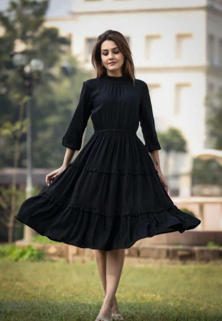 Share more than 81 black and white frock best - 3tdesign.edu.vn