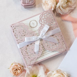 Inviti rosa per il matrimonio Biglietti di battesimo con personalizzazione tagliati al laser
