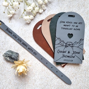 Etiquetas de equipaje de boda personalizadas con corazón cortado, regalo para novios, amantes de los viajes, reserva la fecha