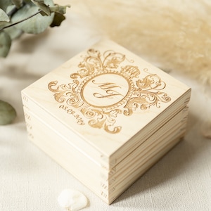 Scatola in legno per fedi nuziali personalizzata matrimonio rustico accessori da sposa incisione cuscino monogramma elegante