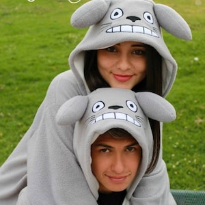 Totoro, podemos crear la pijama de tu personaje de anime favorito, todas las tallas.