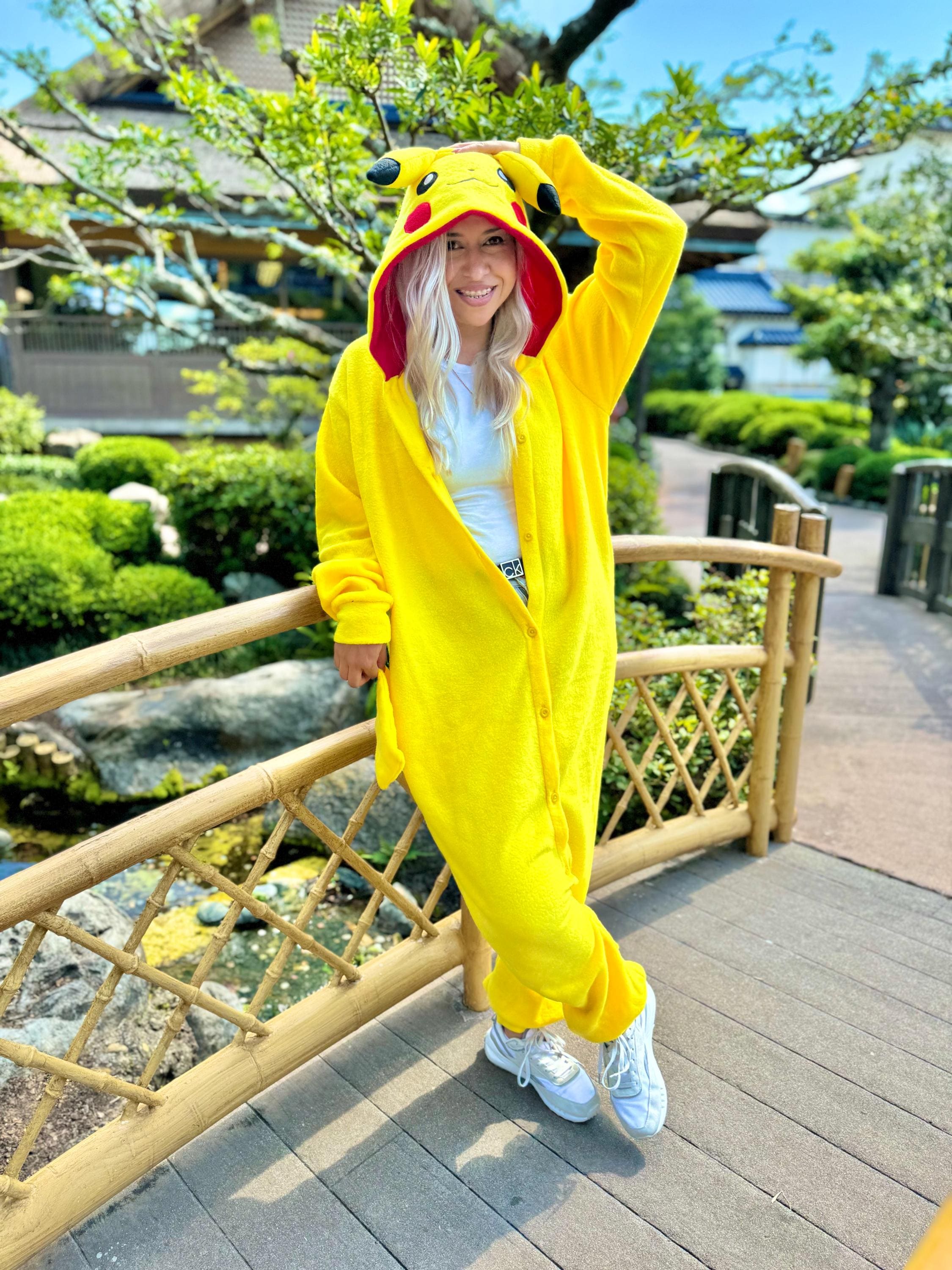 Pikachu costume adult France