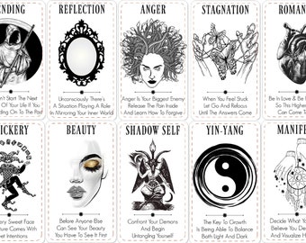 Puede incluir: Diez cartas de tarot en blanco y negro con ilustraciones y texto. Las cartas están dispuestas en dos filas de cinco. Los títulos de las cartas son: Fin, Reflexión, Ira, Estancamiento, Romance, Engaño, Belleza, Sombra del Yo, Yin-Yang y Manifestar.