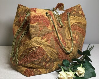 Floral Victorian Carpet Bag – Elegant Glamping Tote - Bachelorette Party Carryall