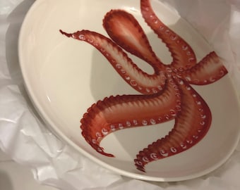 Platos bajos para sopa/pasta con forma de pulpo, fabricados en Italia.