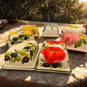 Hand-Painted Italian Ceramic Butter Dish: A Touch of Artisan Elegance