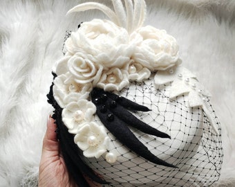 Felted Pillbox Hat: White Floral Derby Hat, Retro Wedding  display picture 1