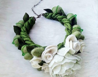 Felt necklace Wool felted jewelry Flower necklace Flower necklace Felted necklace Felted flowers jewelry Gift for women Designer necklace