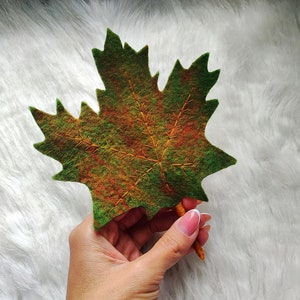Large brooch Felted brooch for women Felt jewelry Unique jewelry Green pin Vegan pin Maple leaves Maple leaves brooch Maple leaf pin Maple image 6
