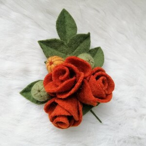Felted brooch Rose pin Felt flower brooch Felt flower brooch Felt pin Floral Felt brooch Flower and berries brooch Brooch for women