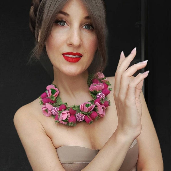Wolle gefilzt Schmuck Blumen Halskette rosa Halskette gefilzte Halskette gefilzt Blumen Schmuck Geschenk für Frauen Designer Halskette Beeren Halskette