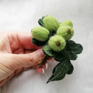 Felted brooch Felt jewelry Berries pin Wool brooch Brooch for woman Vegan brooch Gooseberry brooch Gooseberry pin Green brooch Berries green