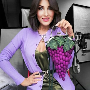 Designer Geldbörse Gefilzte Traube auf einer Geldbörse Lila Gefilzte Geldbörse Gefilzte Tasche Filz Schultertasche Filz Frau Tasche Vegan Tasche Vegan Geldbörse Handtasche Vine