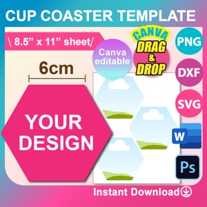 Puede incluir: Una plantilla digital para crear posavasos hexagonales. La plantilla incluye tres posavasos hexagonales con un diseño de cielo azul, nubes blancas y hierba verde. La plantilla está disponible en los formatos PNG, DXF, SVG y PSD. El texto "Canva Drag & Drop" es visible en la imagen. El texto "Descarga instantánea" también es visible en la imagen.