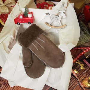 手作りシープスキンミトン、メリノウール手袋、装飾縫い目