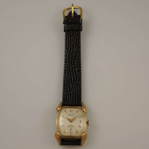 Stylish 21 Jewel BENRUS Wrist Watch c1950